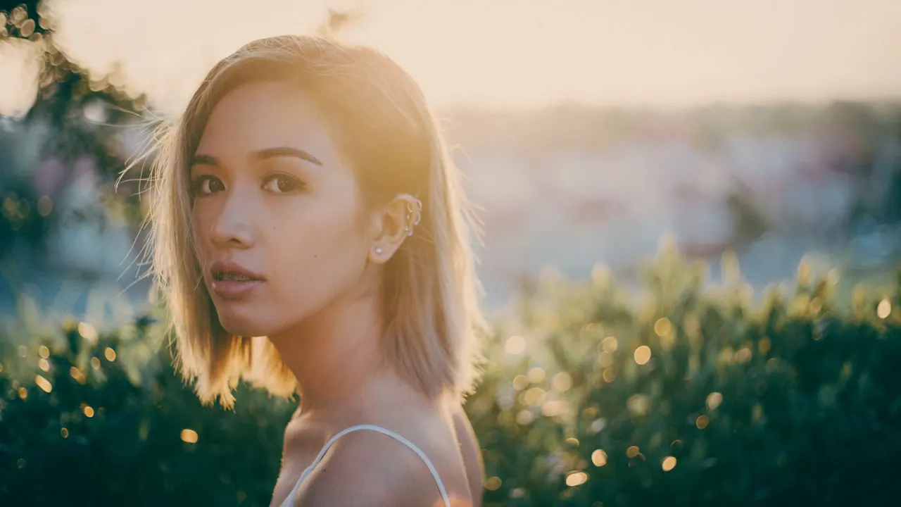 Retrato con el look Firma 10 de Color Grade Resolve