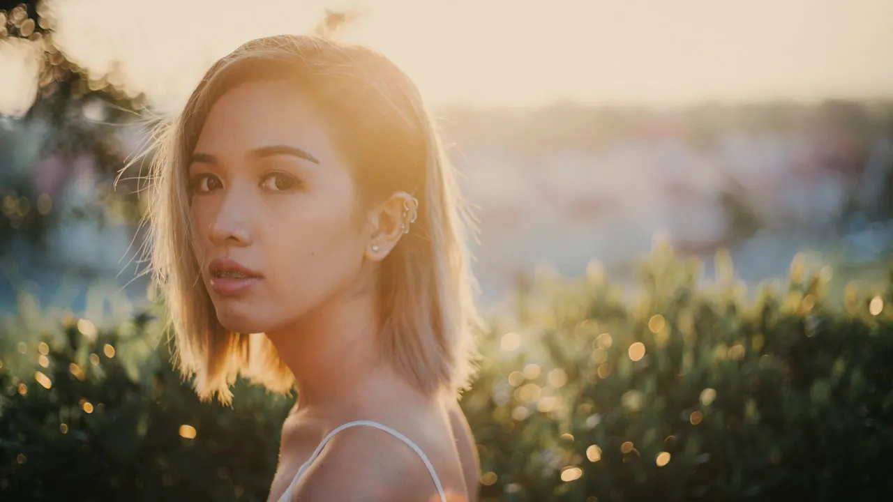 Retrato con el look Comercial 4 de Color Grade Resolve