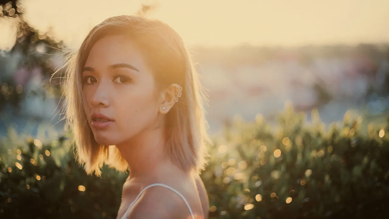 Retrato con el look Firma 7 de Color Grade Resolve